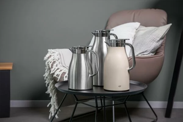 Alfi Isolierkanne Skyline In Edelstahl 1,5 Liter 4 Alfi Isolierkanne Skyline In Edelstahl 1,5 Liter – Bild 2