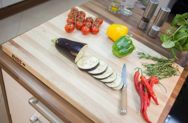 Boos Blocks Schneidebrett Ahorn Mit Griffmulden 4 Boos Blocks Schneidebrett Ahorn Mit Griffmulden – Bild 2