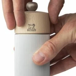 PEUGEOT Salzmühle Line Natur -Emile Henry shop LINE aluminium 39882 39899 utilisation 1